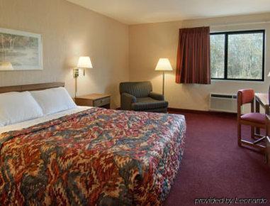 Days Inn By Wyndham Boonville Quarto foto