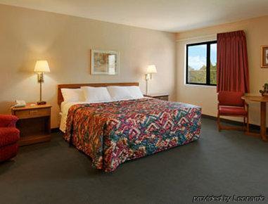 Days Inn By Wyndham Boonville Quarto foto